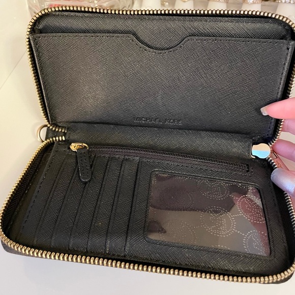 Michael kors wallet - Picture 3 of 4